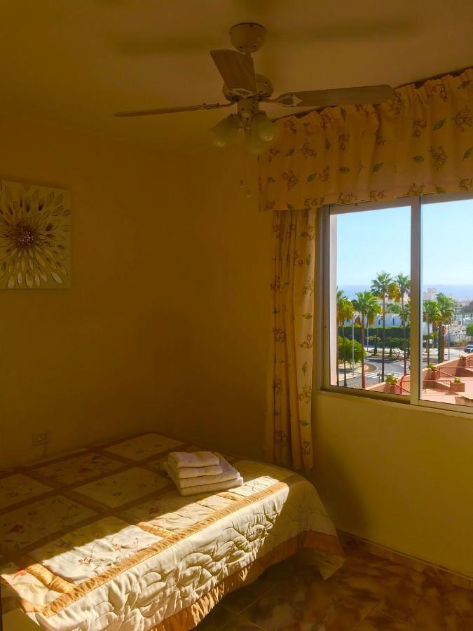 Sea-View Apartment With A Tennis Court Costa Adeje  Bagian luar foto
